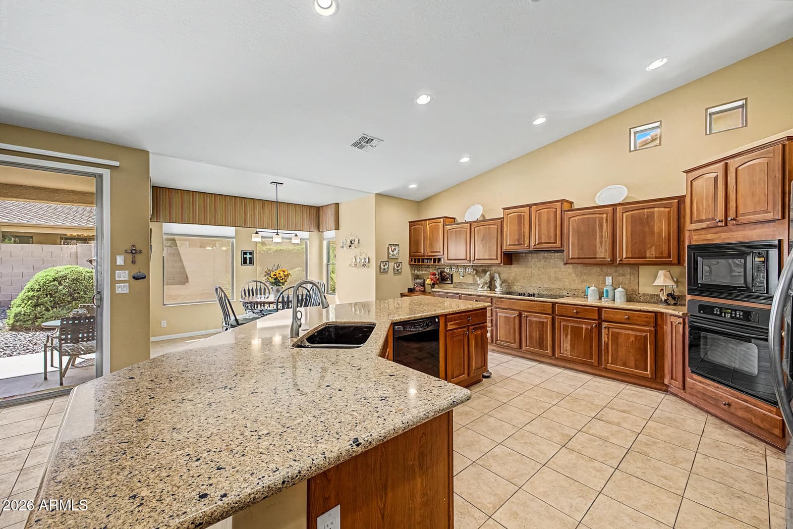 25102 S Lakeway Drive, Sun Lakes, AZ 85248 — photo 10 of 36