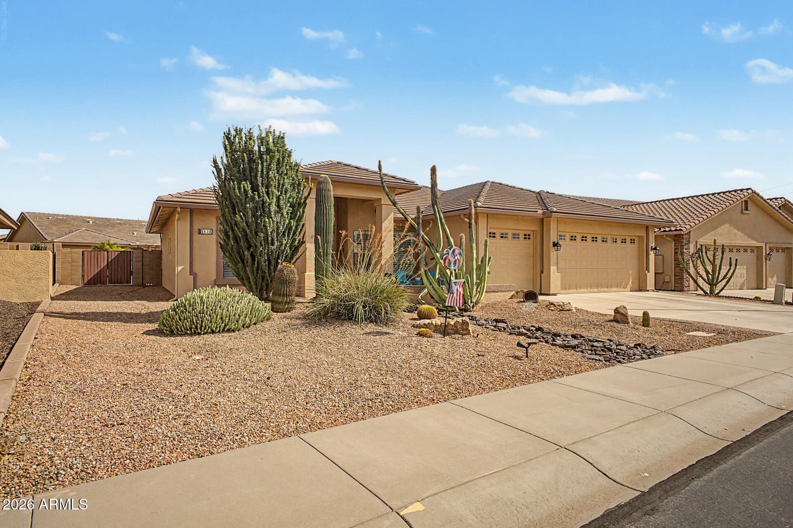 2835 S Wattlewood, Mesa, AZ 85212 — photo 3 of 40