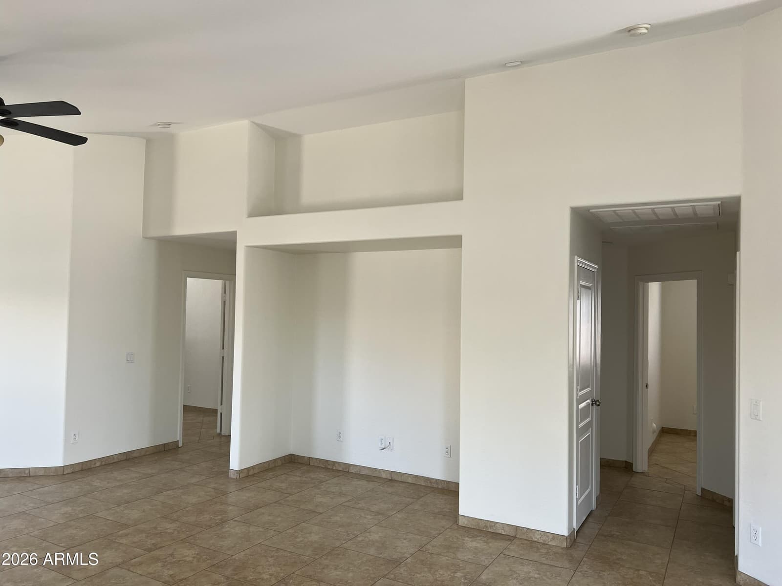 2556 W Tamarisk Avenue, Phoenix, AZ 85041 — photo 3 of 15
