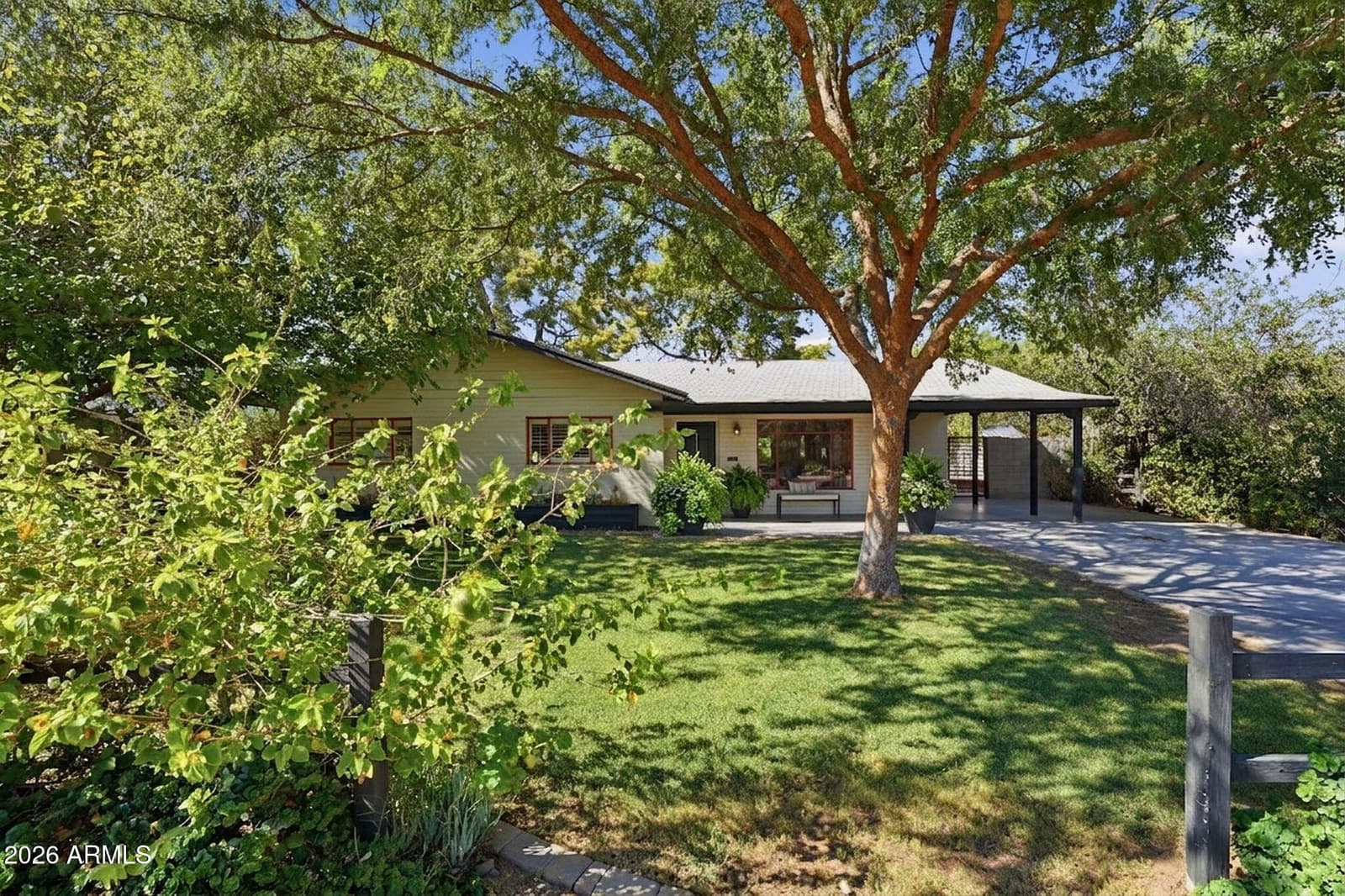 Phoenix, AZ, 85014 — photo 1 of 41