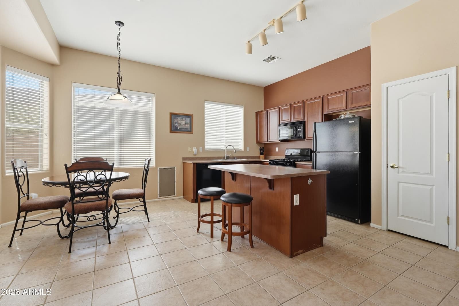 12421 W Apache Street, Avondale, AZ 85323 — photo 11 of 34