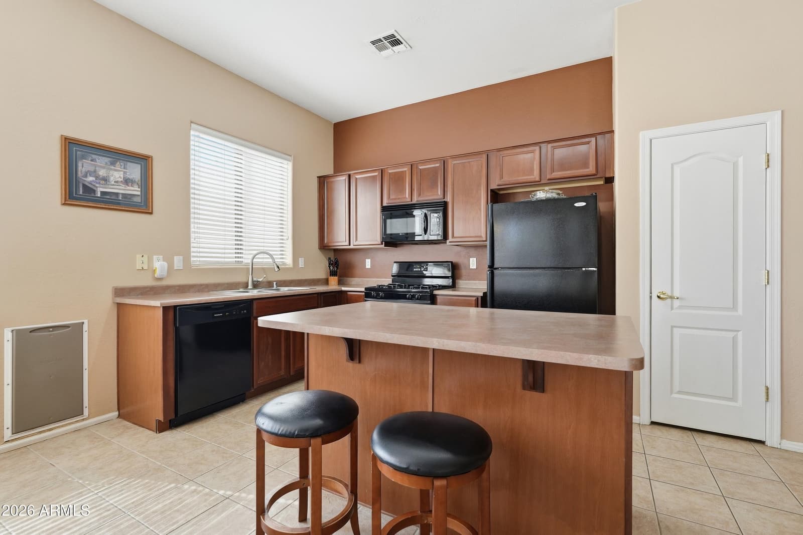 12421 W Apache Street, Avondale, AZ 85323 — photo 14 of 34