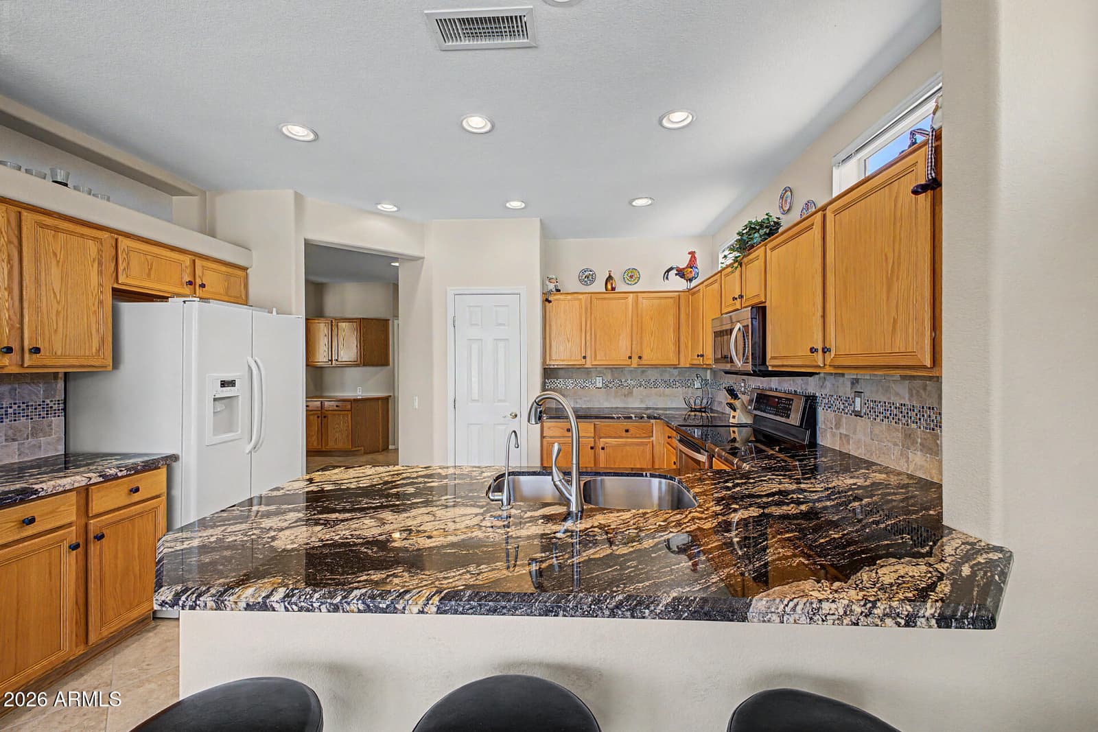 15850 W Silver Breeze Drive, Surprise, AZ 85374 — photo 18 of 48