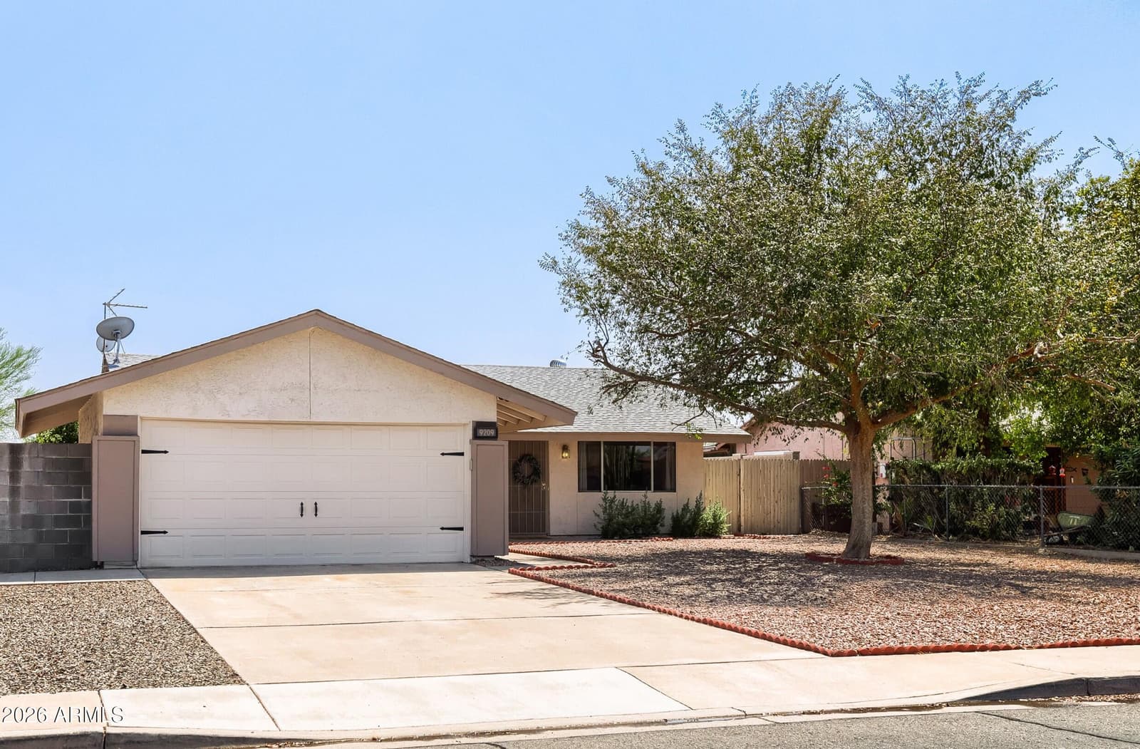 9209 W Cortez Street, Peoria, AZ 85345 — photo 3 of 31