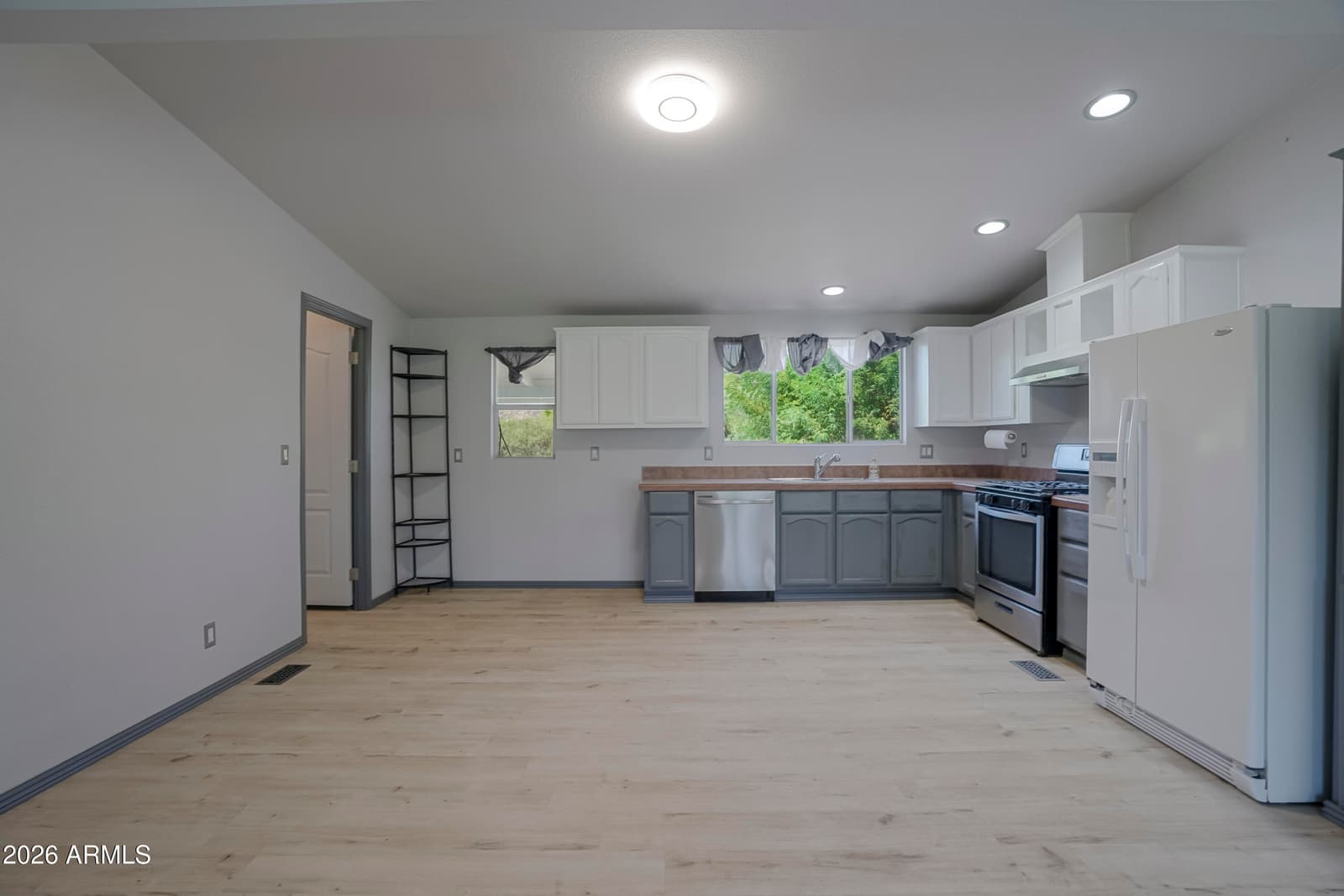 24950 W Joshua Boulevard, Kirkland, AZ 86332 — photo 12 of 56
