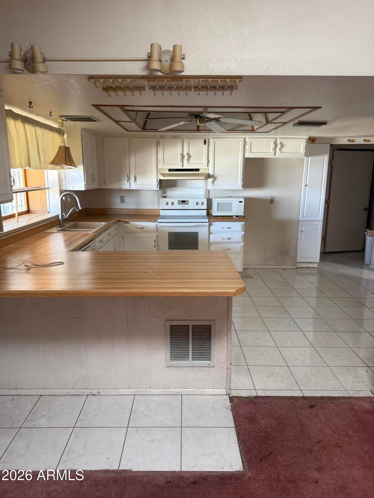 15418 N 31st Drive, Phoenix, AZ 85053 — photo 5 of 14
