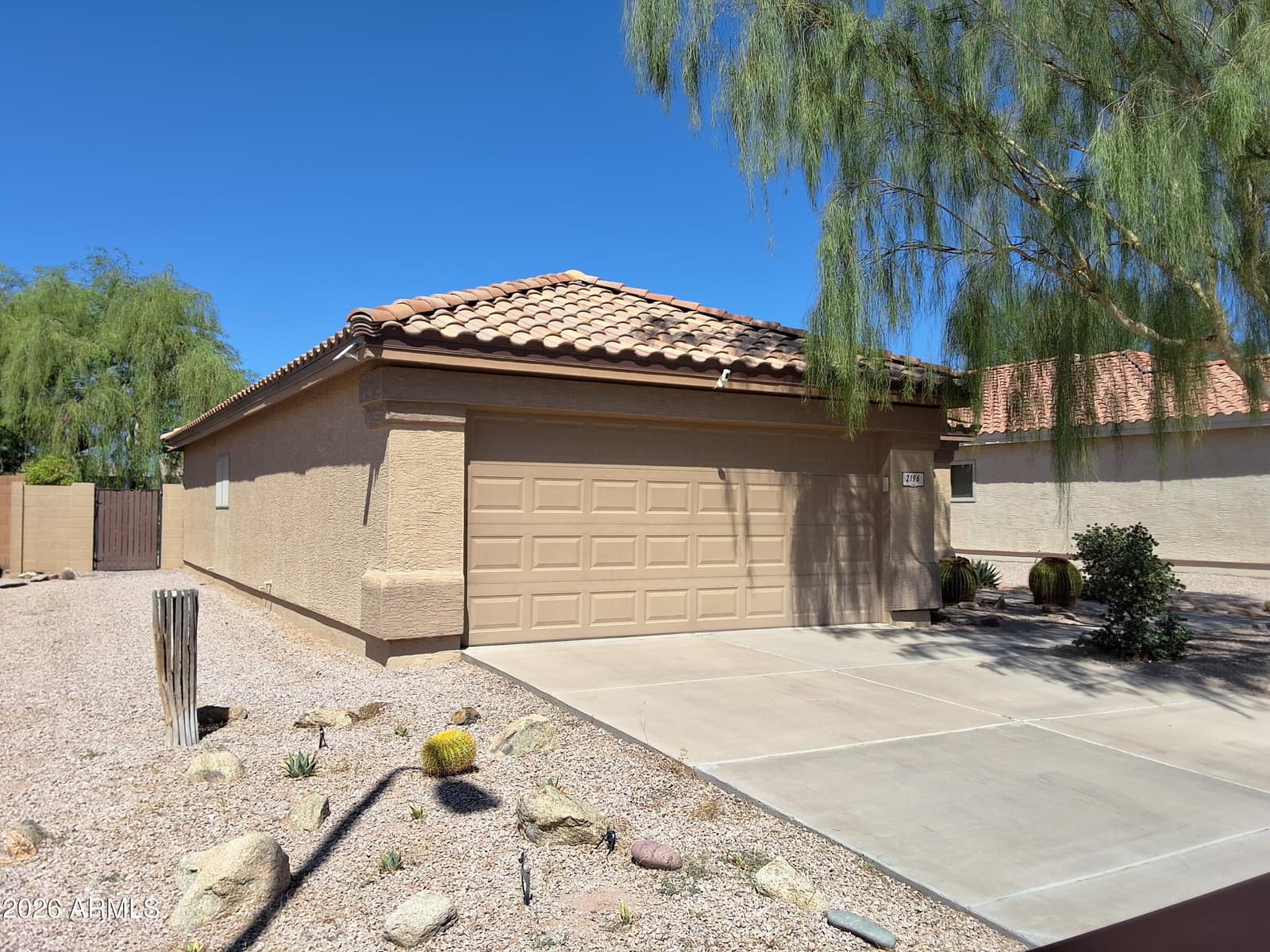 2196 S Lawther Drive, Apache Junction, AZ 85120 — photo 4 of 8