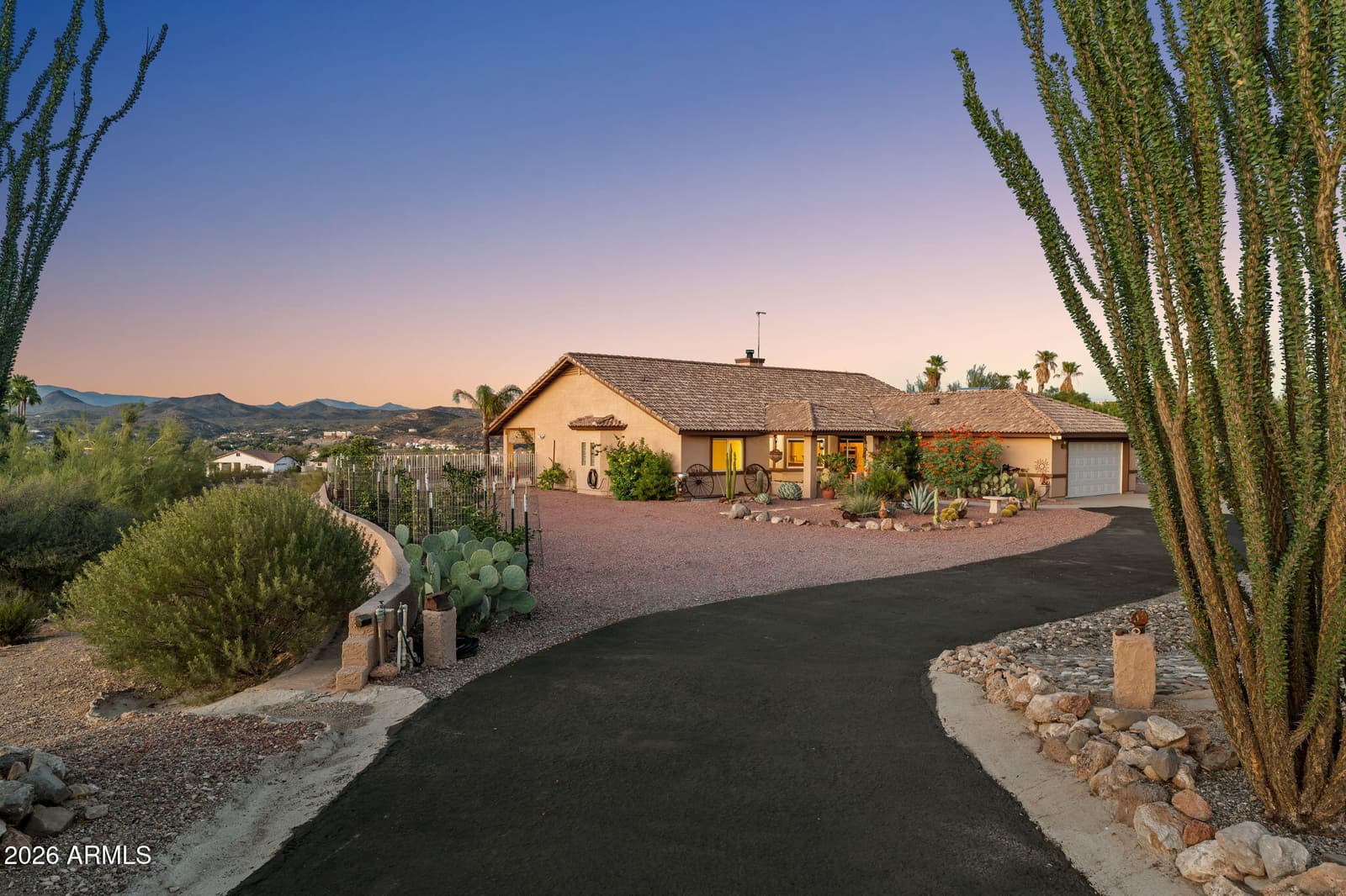 90 W Turtleback Lane, Wickenburg, AZ 85390 — photo 4 of 54