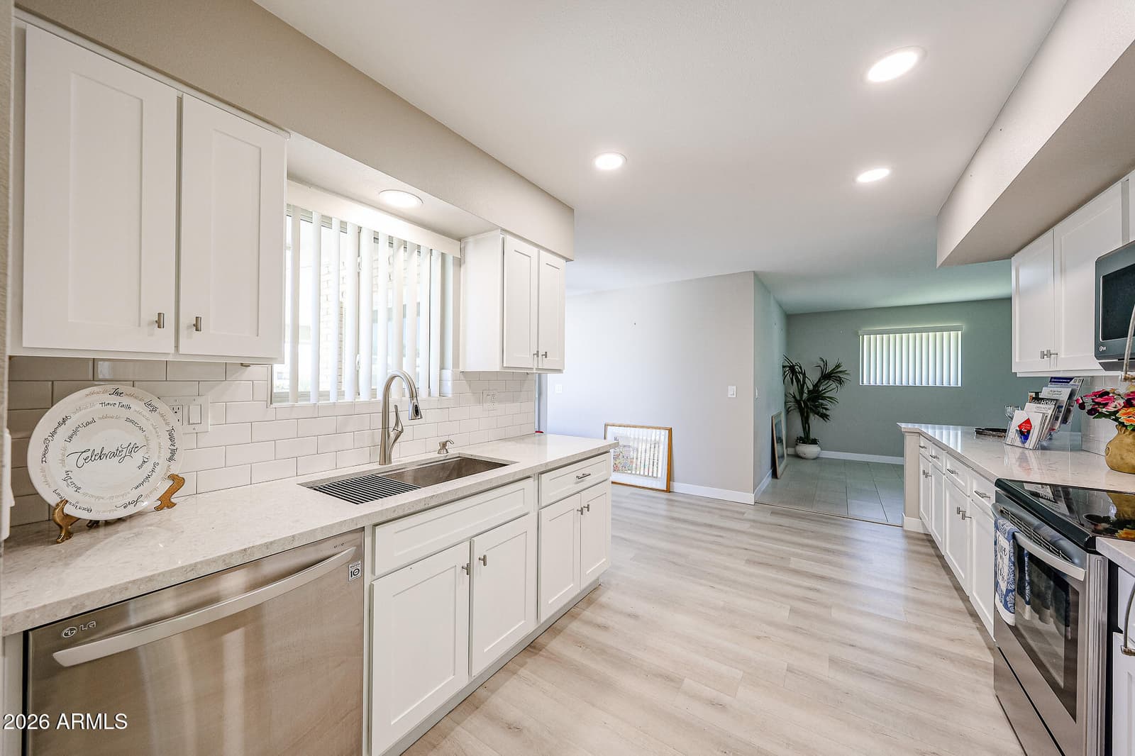 9212 N 107th Avenue, Sun City, AZ 85351 — photo 5 of 52