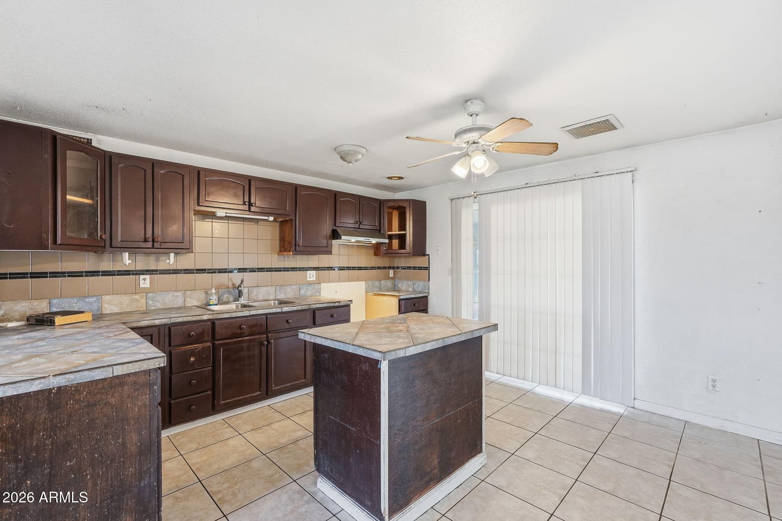 6812 W Virginia Avenue, Phoenix, AZ 85035 — photo 4 of 21
