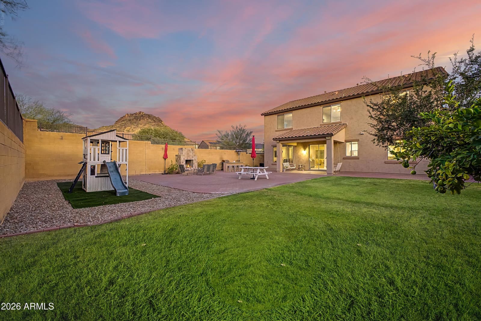 9102 W White Feather Lane, Peoria, AZ 85383 — photo 4 of 32