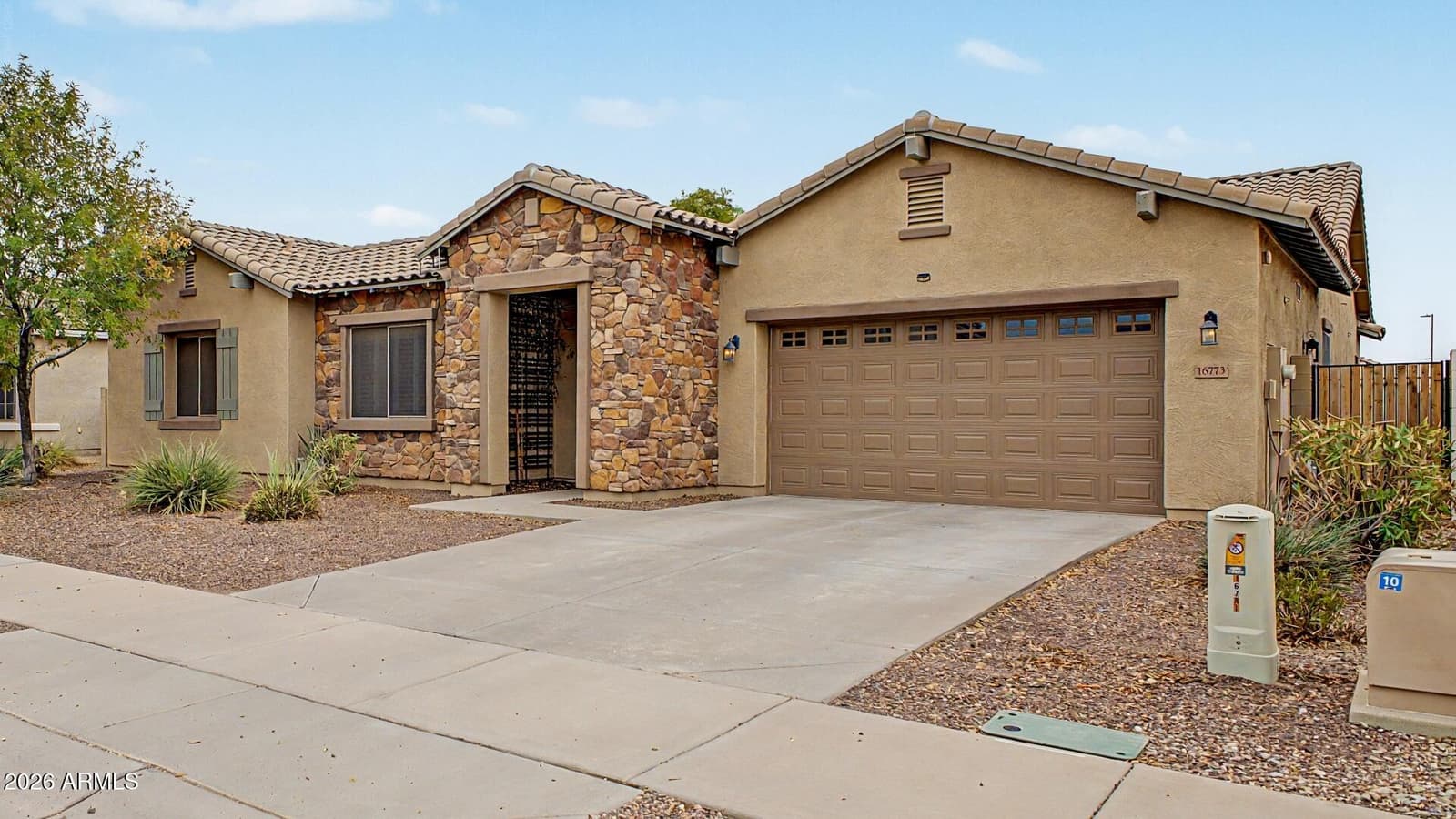 16773 W Apache Street, Goodyear, AZ 85338 — photo 5 of 54