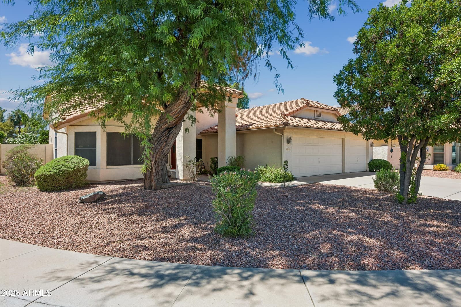 244 N Corrine Court, Gilbert, AZ 85234 — photo 4 of 49