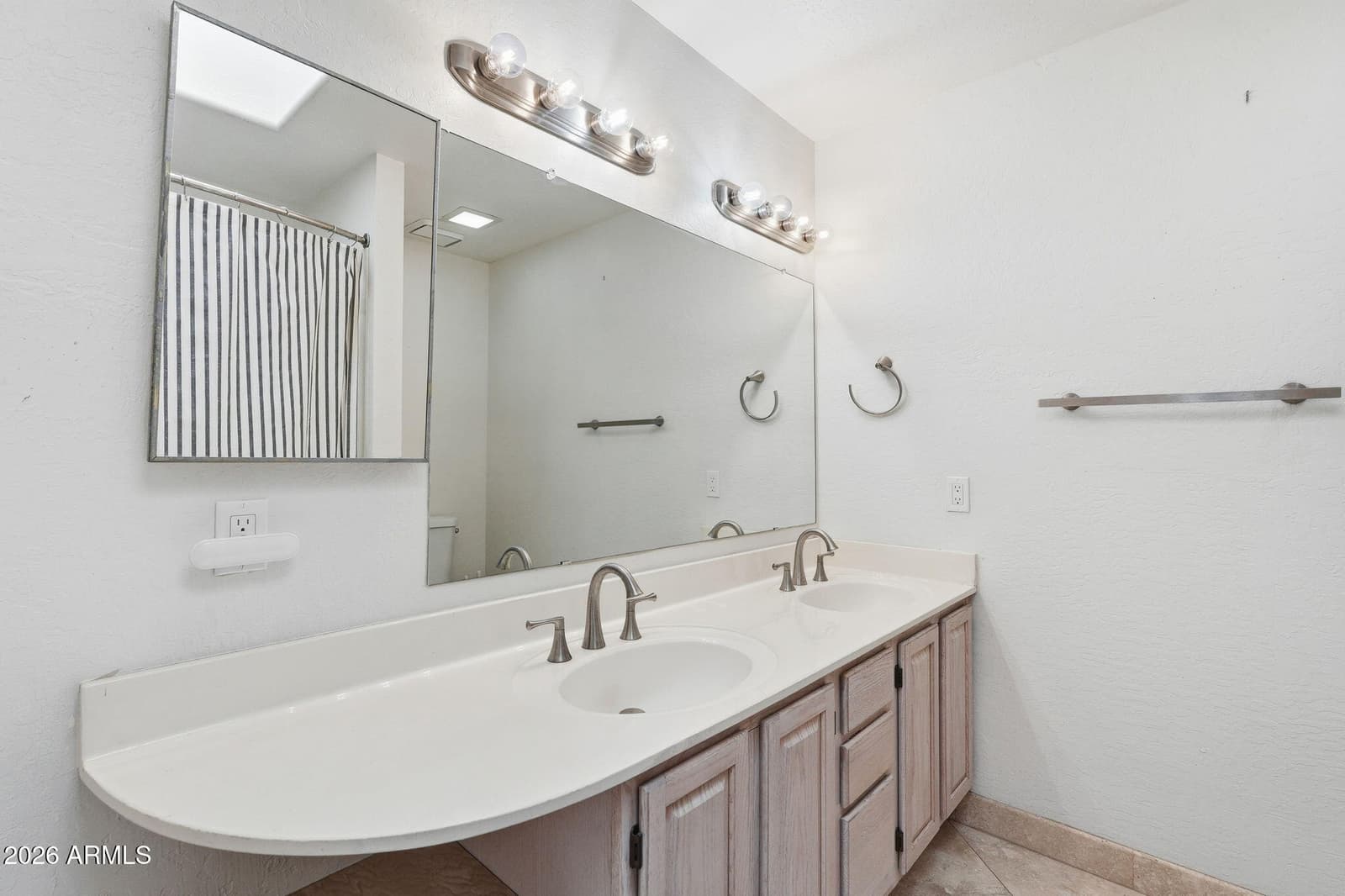 33 W Missouri Avenue 22, Phoenix, AZ 85013 — photo 14 of 19