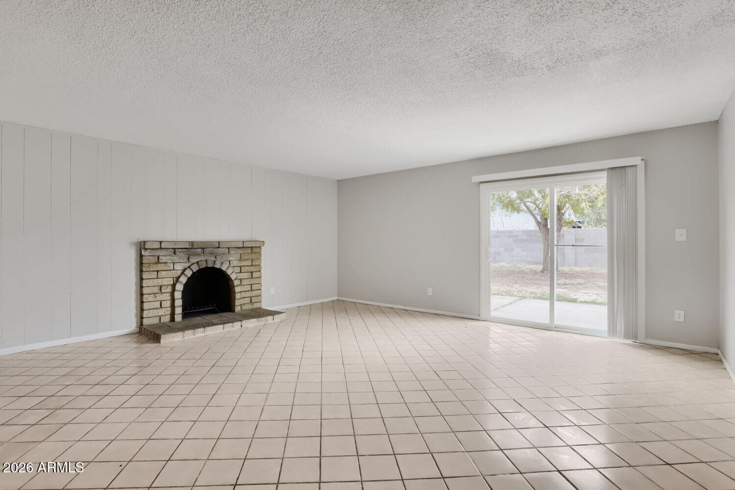 5515 N 72nd Avenue, Glendale, AZ 85303 — photo 7 of 29