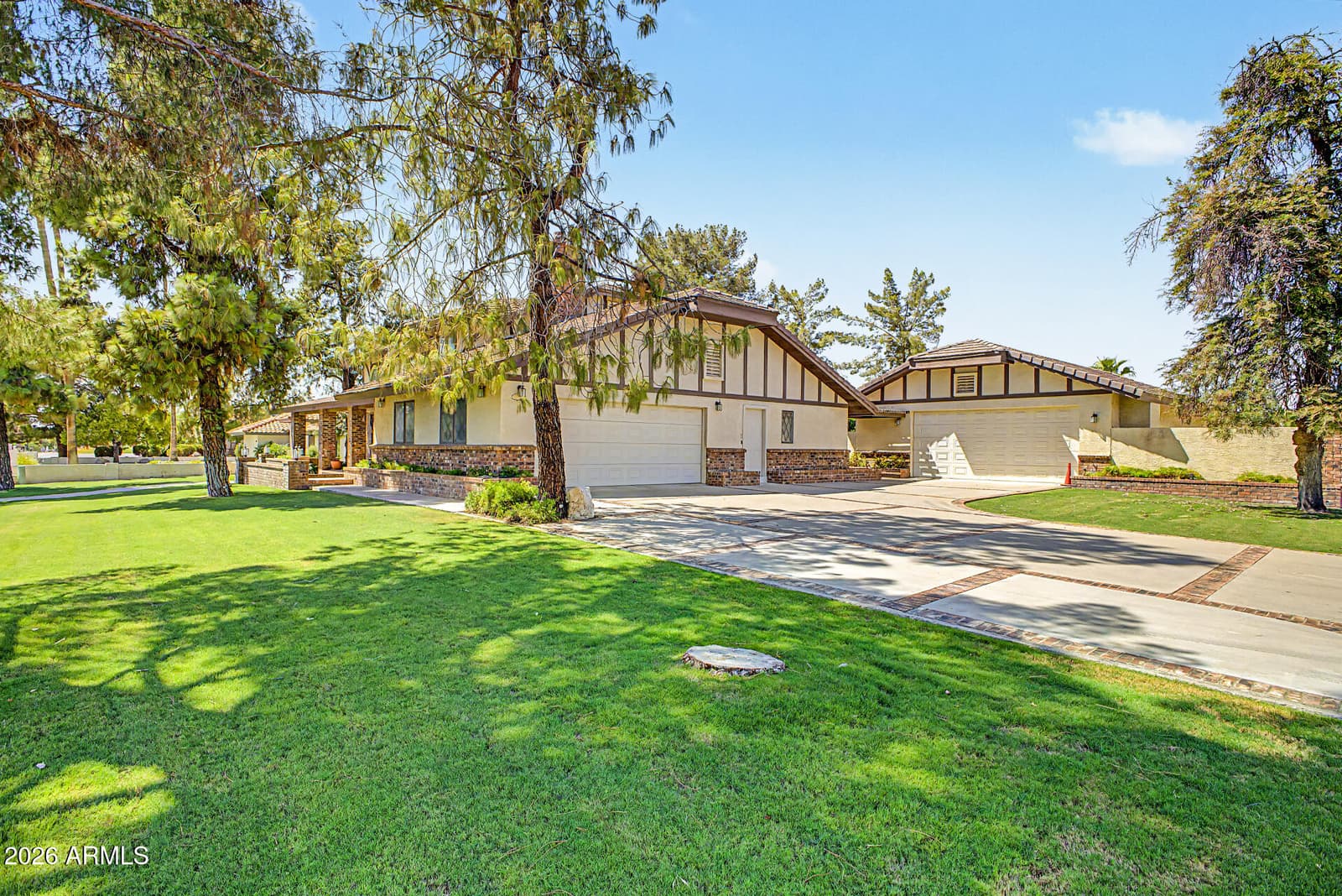 4122 W Paradise Lane, Phoenix, AZ 85053 — photo 4 of 83