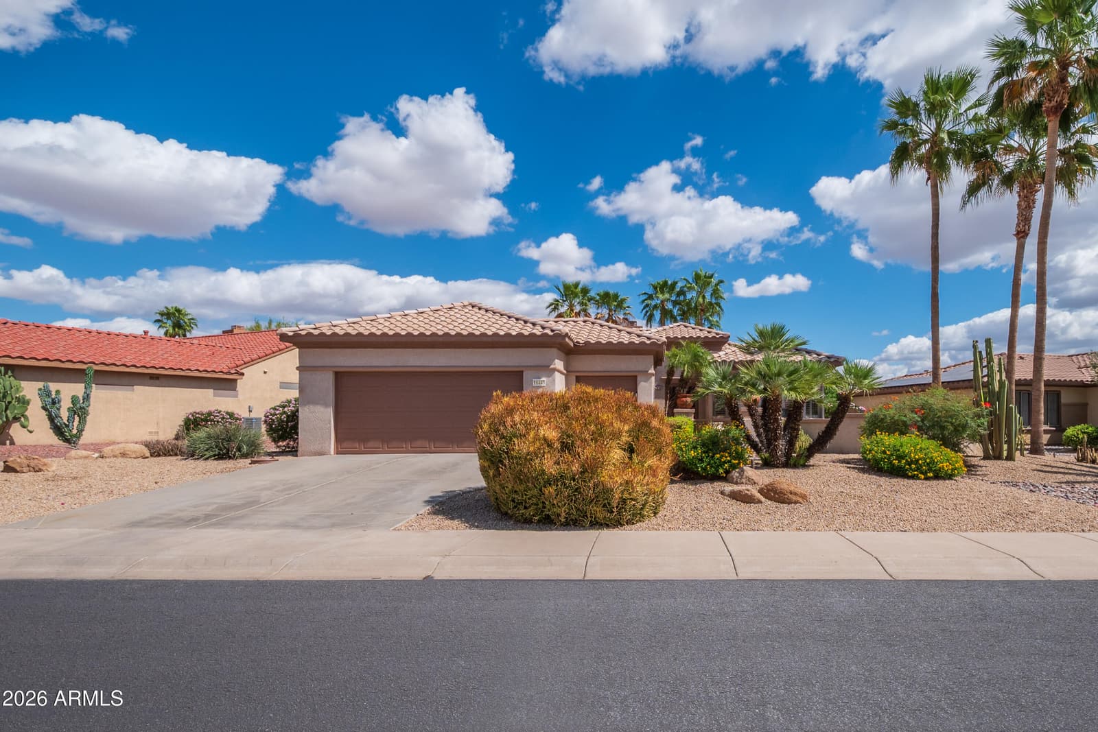 18443 N Borgata Drive, Surprise, AZ 85374 — photo 1 of 38