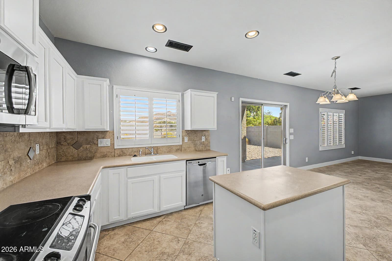 372 E Goldmine Court, San Tan Valley, AZ 85140 — photo 13 of 57