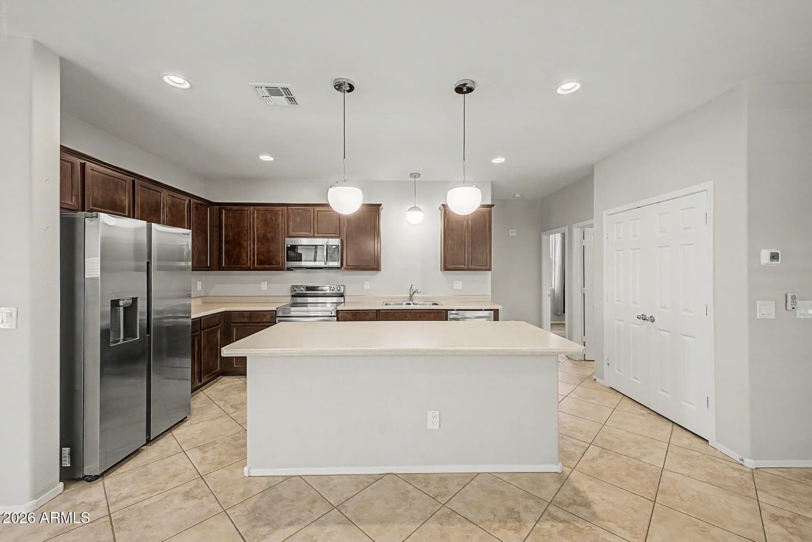 8873 N 71st Drive, Peoria, AZ 85345 — photo 12 of 37