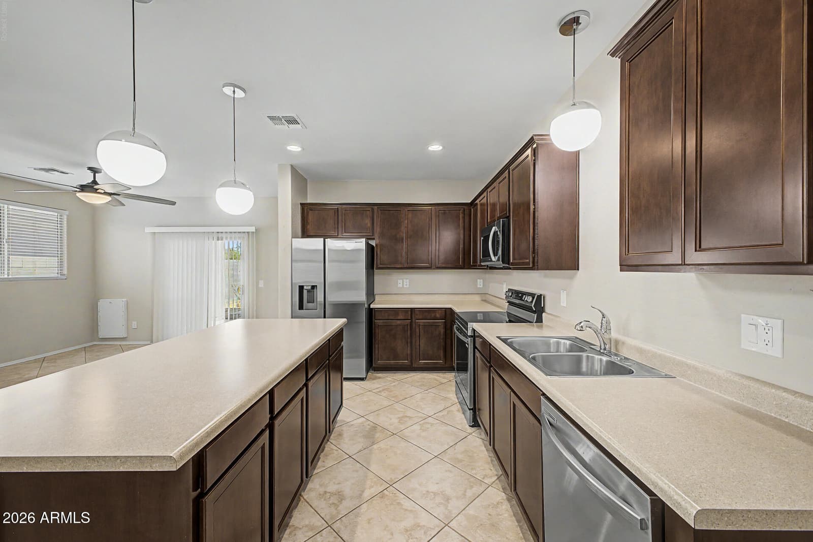 8873 N 71st Drive, Peoria, AZ 85345 — photo 13 of 37