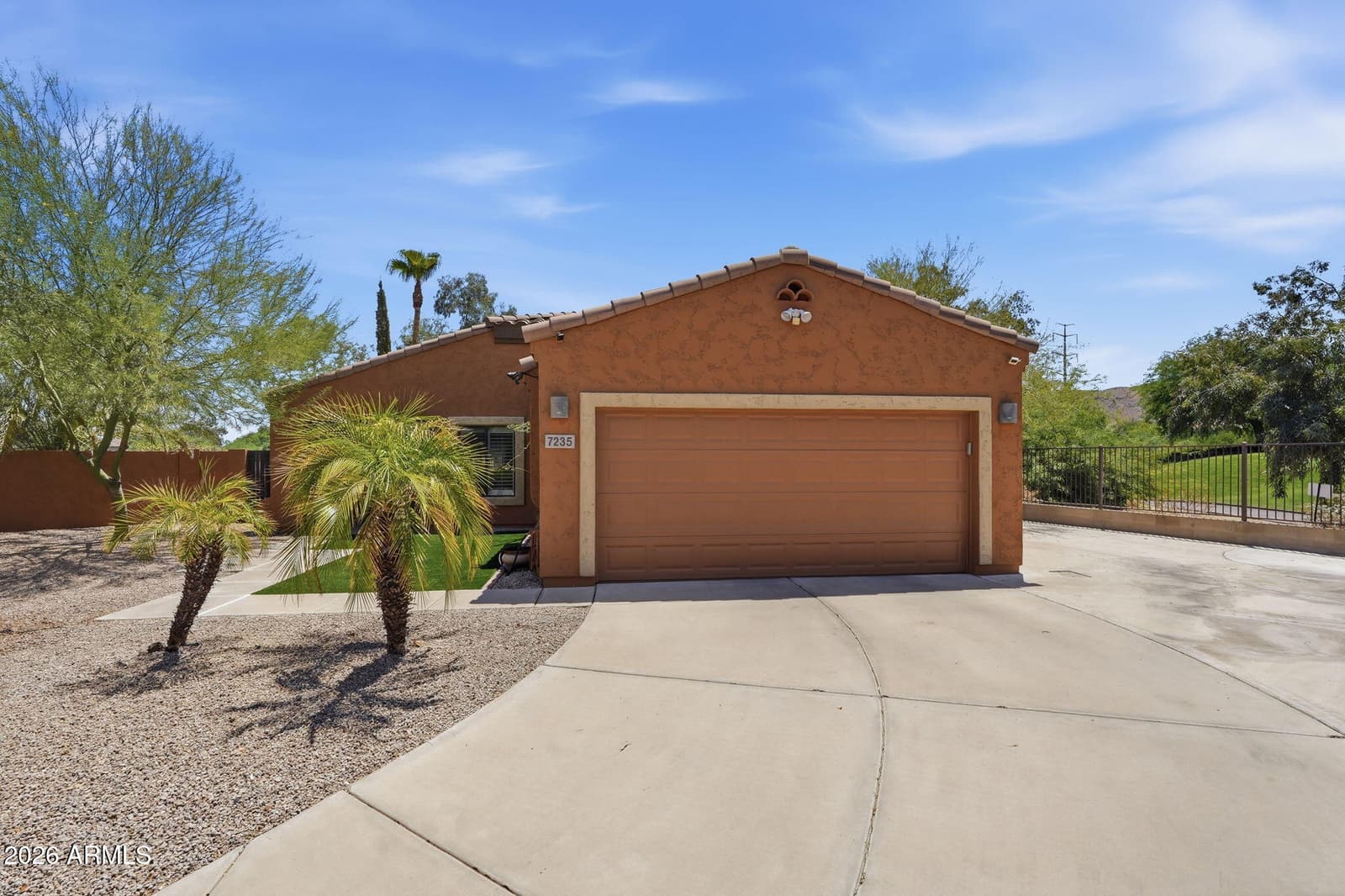 7235 S Golfside Lane, Phoenix, AZ 85042 — photo 3 of 60