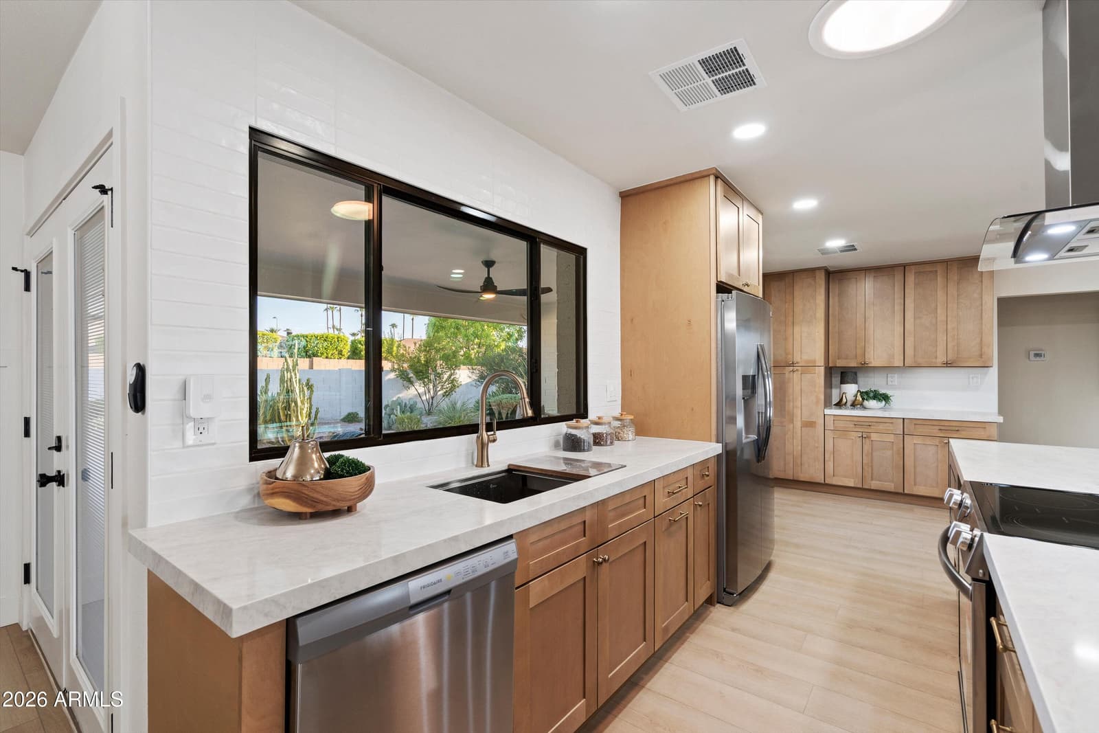 1019 E Watson Drive, Tempe, AZ 85283 — photo 14 of 35