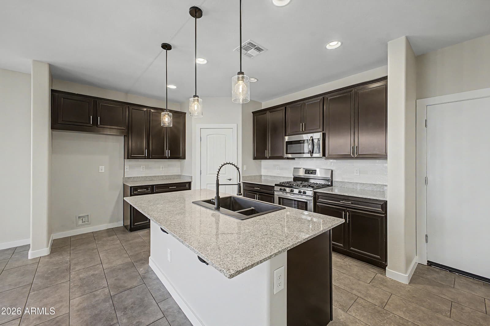 12423 N 174th Lane, Surprise, AZ 85388 — photo 6 of 24