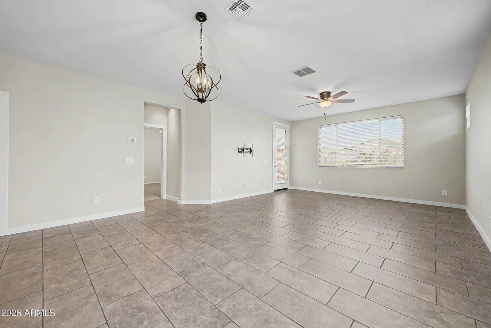 12423 N 174th Lane, Surprise, AZ 85388 — photo 9 of 24