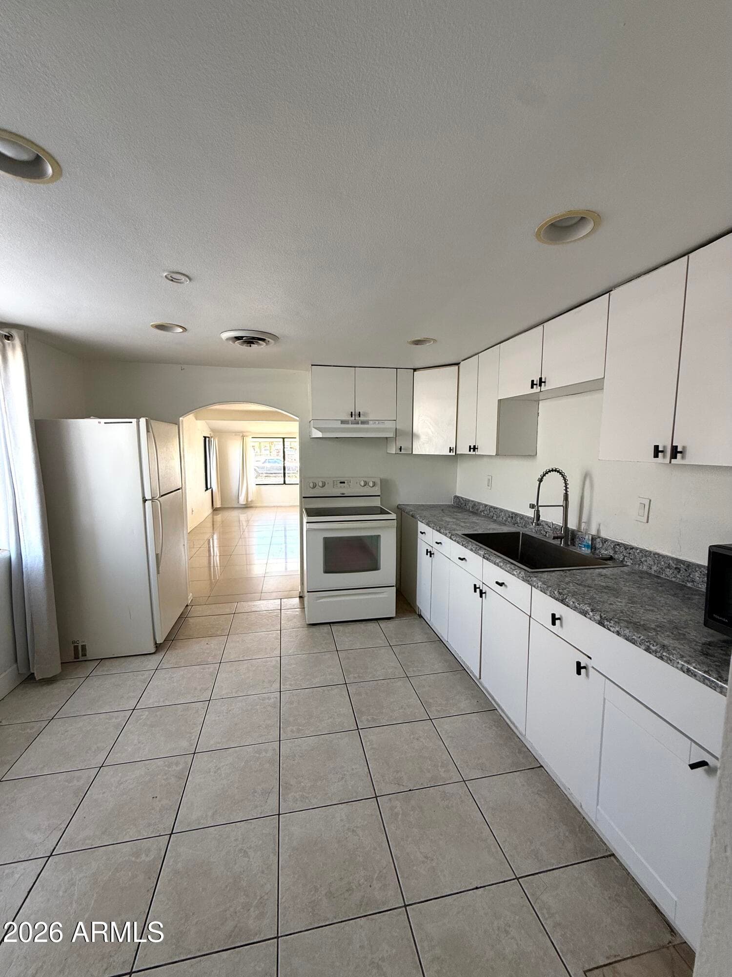 8022 E 6th Avenue, Mesa, AZ 85208 — photo 4 of 21