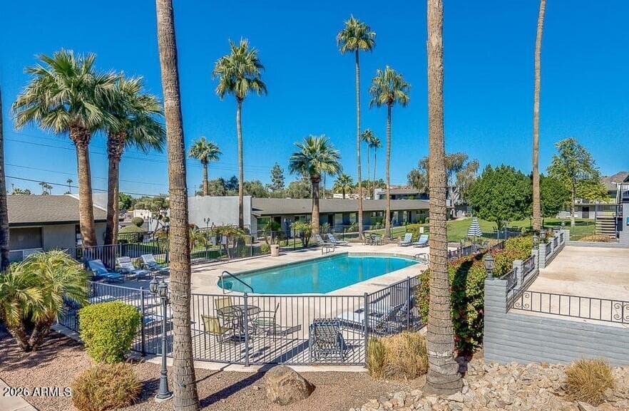 7141 N 16th Street 2, Phoenix, AZ 85020 — photo 4 of 33