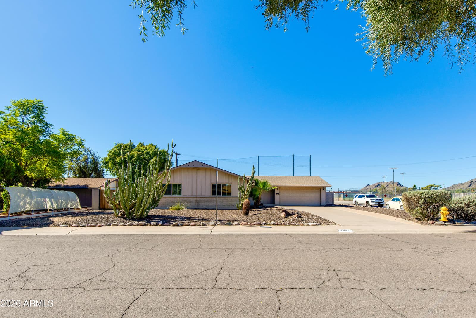 2801 E Mercer Lane, Phoenix, AZ 85028 — photo 3 of 45