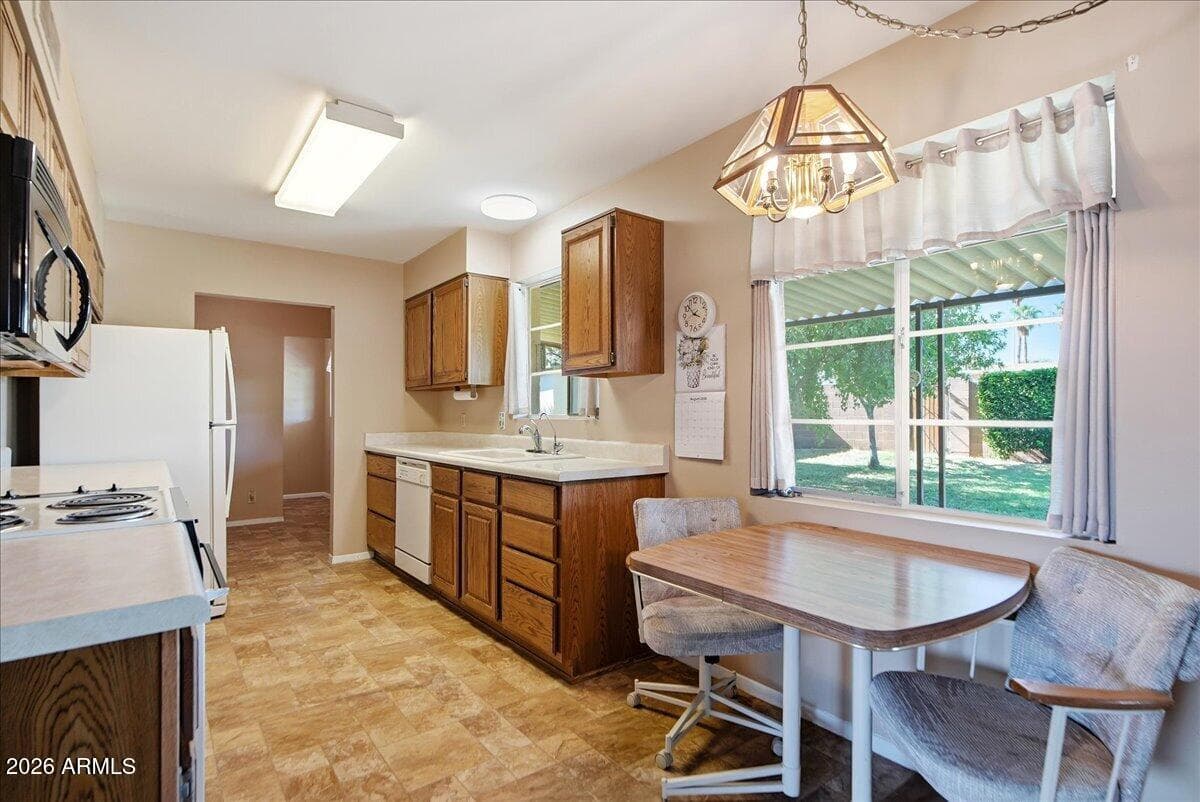 2527 N 69th Street, Scottsdale, AZ 85257 — photo 9 of 35