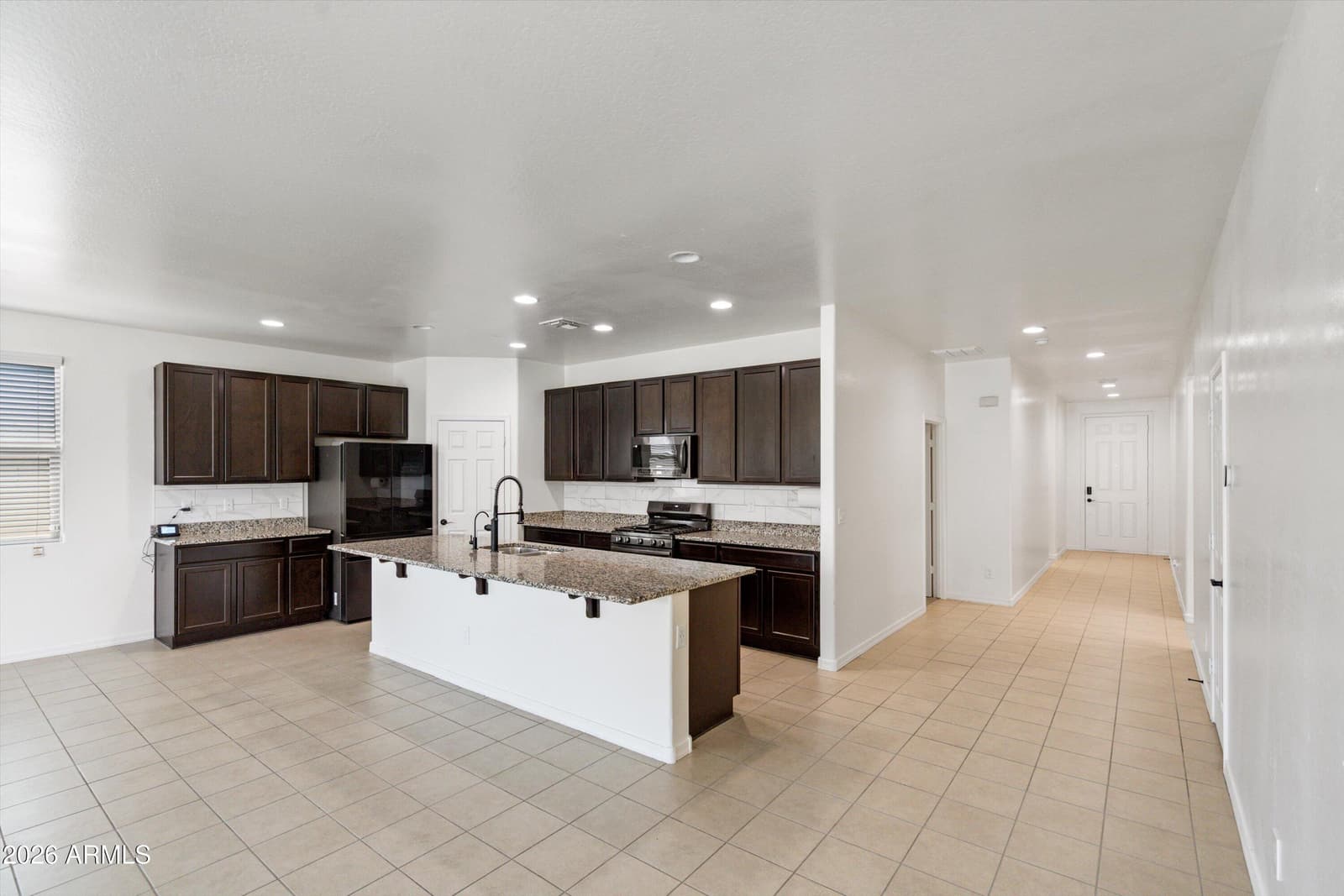 7123 S 34th Lane, Phoenix, AZ 85041 — photo 9 of 64
