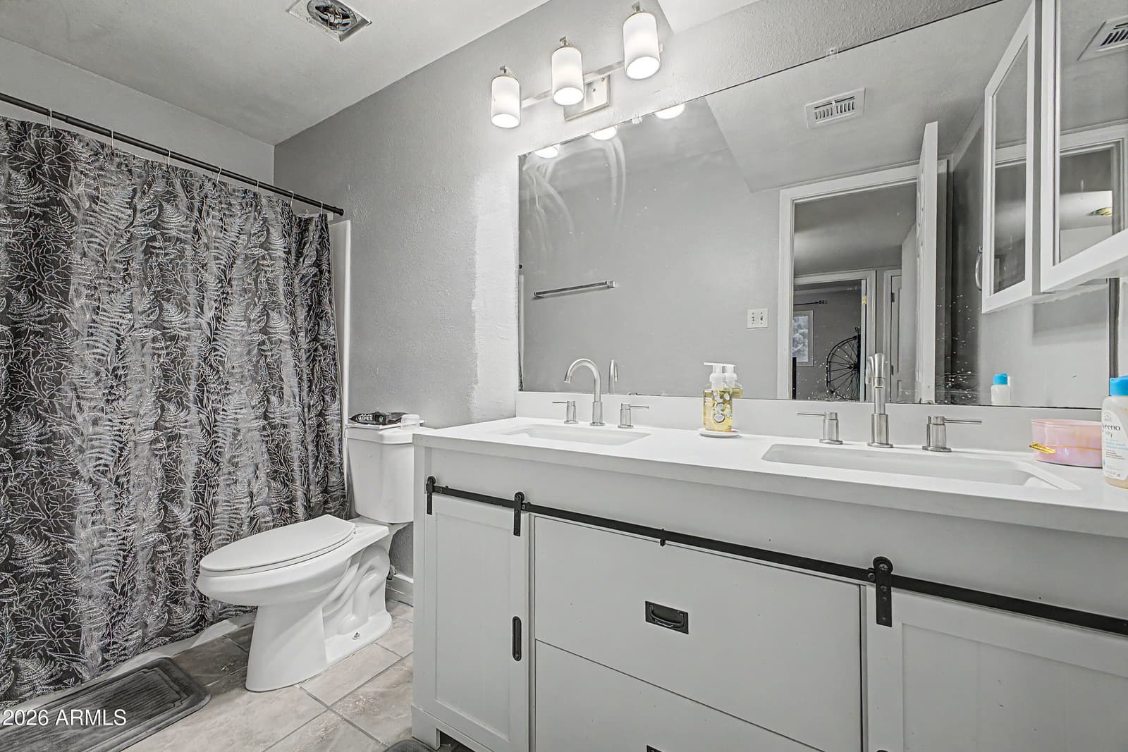 6736 W Vermont Avenue, Glendale, AZ 85303 — photo 1 of 28