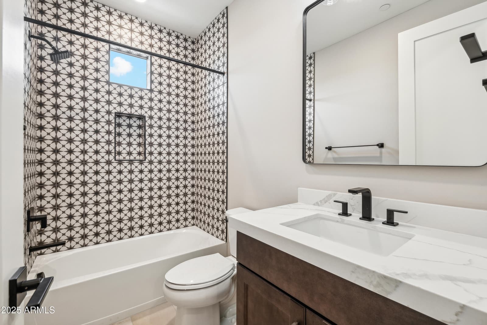 2121 W Sonoran Desert Drive 3, Phoenix, AZ 85085 — photo 12 of 72