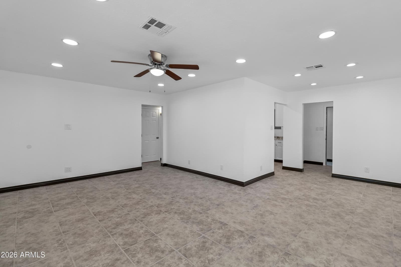 4301 N 15th Drive, Phoenix, AZ 85015 — photo 6 of 26