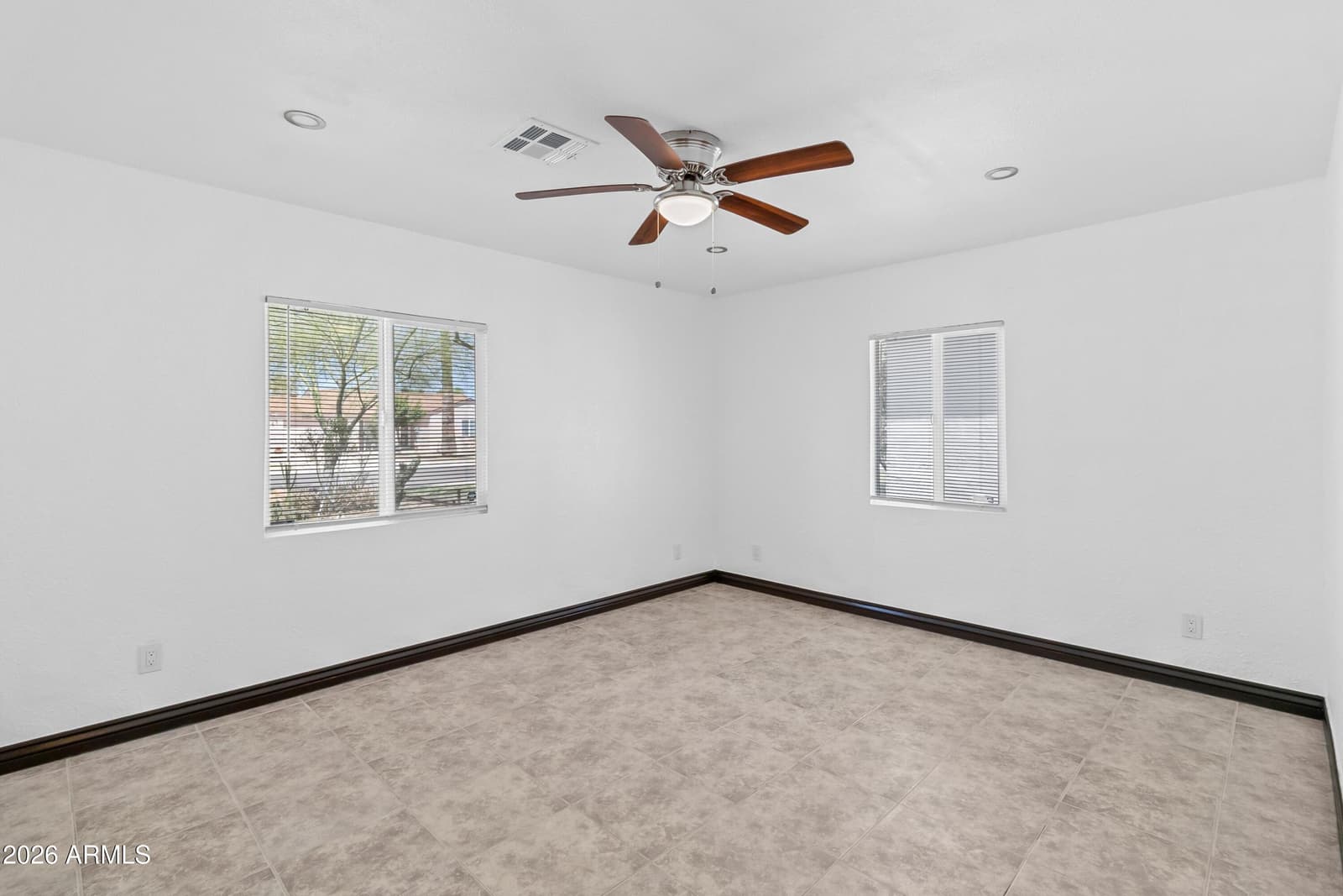 4301 N 15th Drive, Phoenix, AZ 85015 — photo 10 of 26