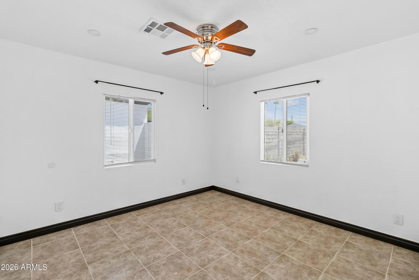 4301 N 15th Drive, Phoenix, AZ 85015 — photo 14 of 26