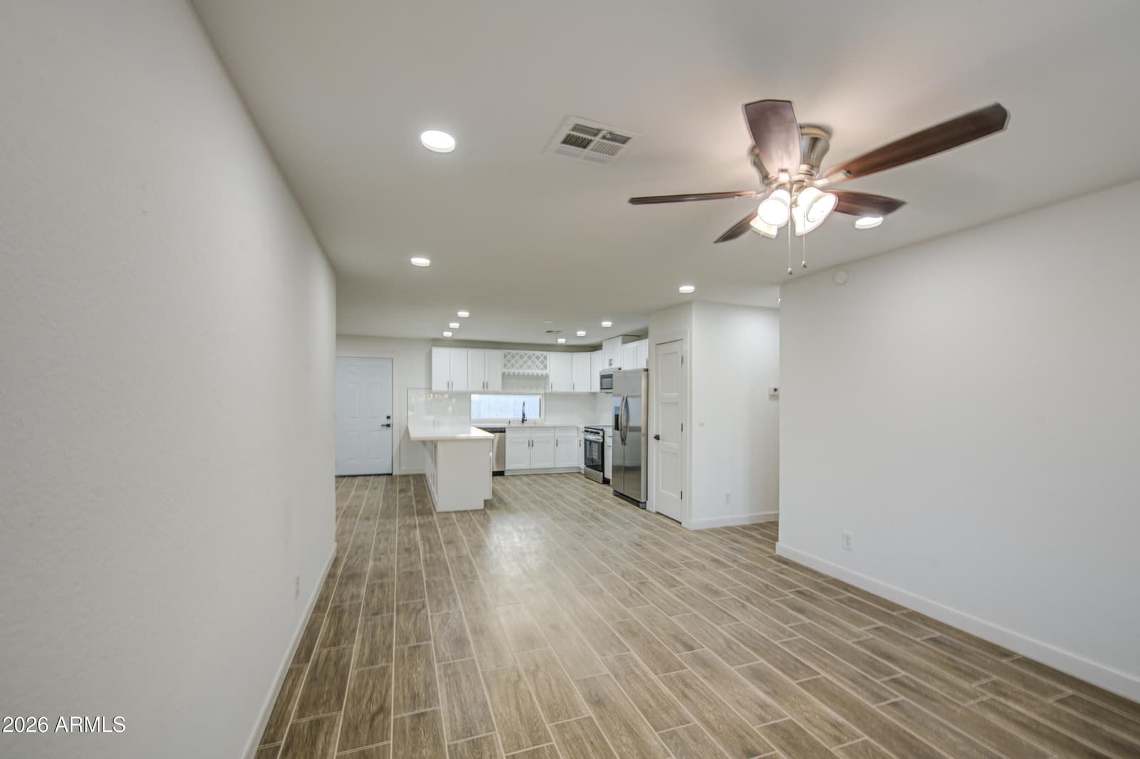 8002 N 42nd Avenue, Phoenix, AZ 85051 — photo 6 of 33