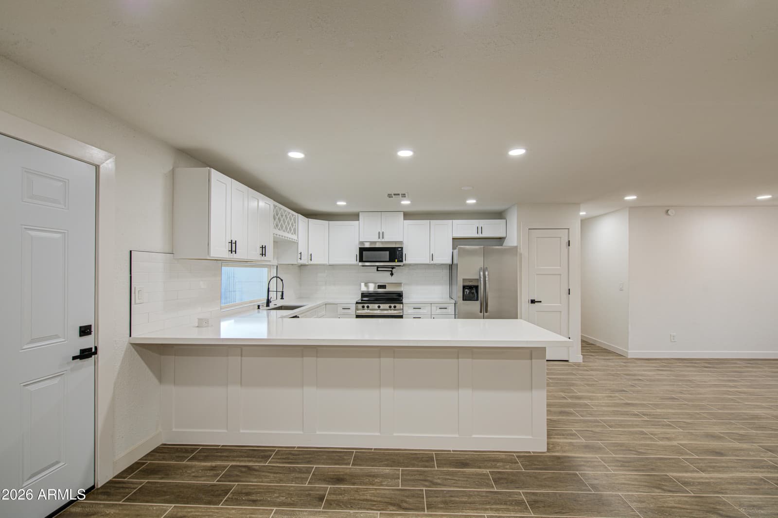 8002 N 42nd Avenue, Phoenix, AZ 85051 — photo 11 of 33