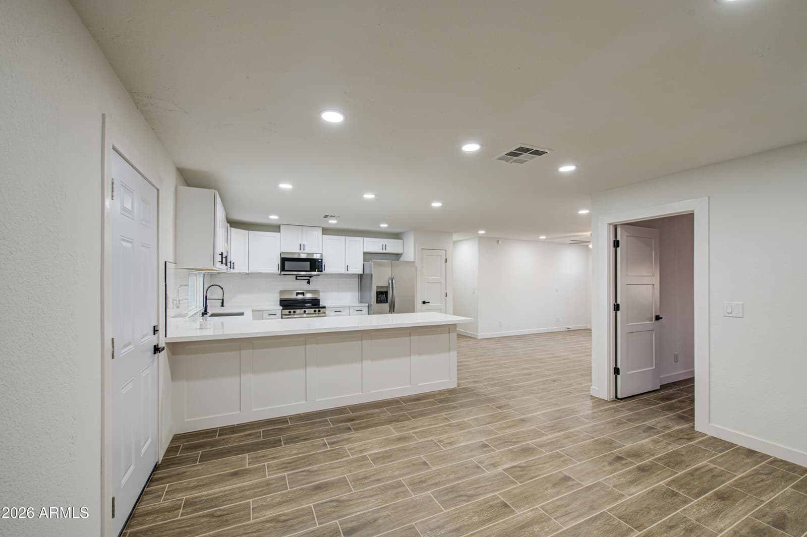 8002 N 42nd Avenue, Phoenix, AZ 85051 — photo 13 of 33