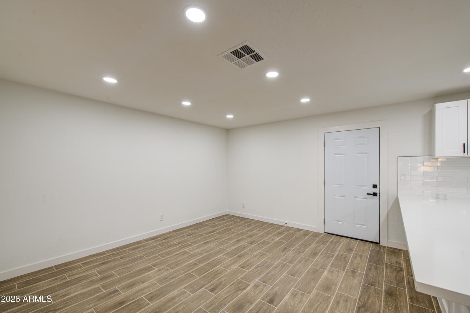 8002 N 42nd Avenue, Phoenix, AZ 85051 — photo 14 of 33