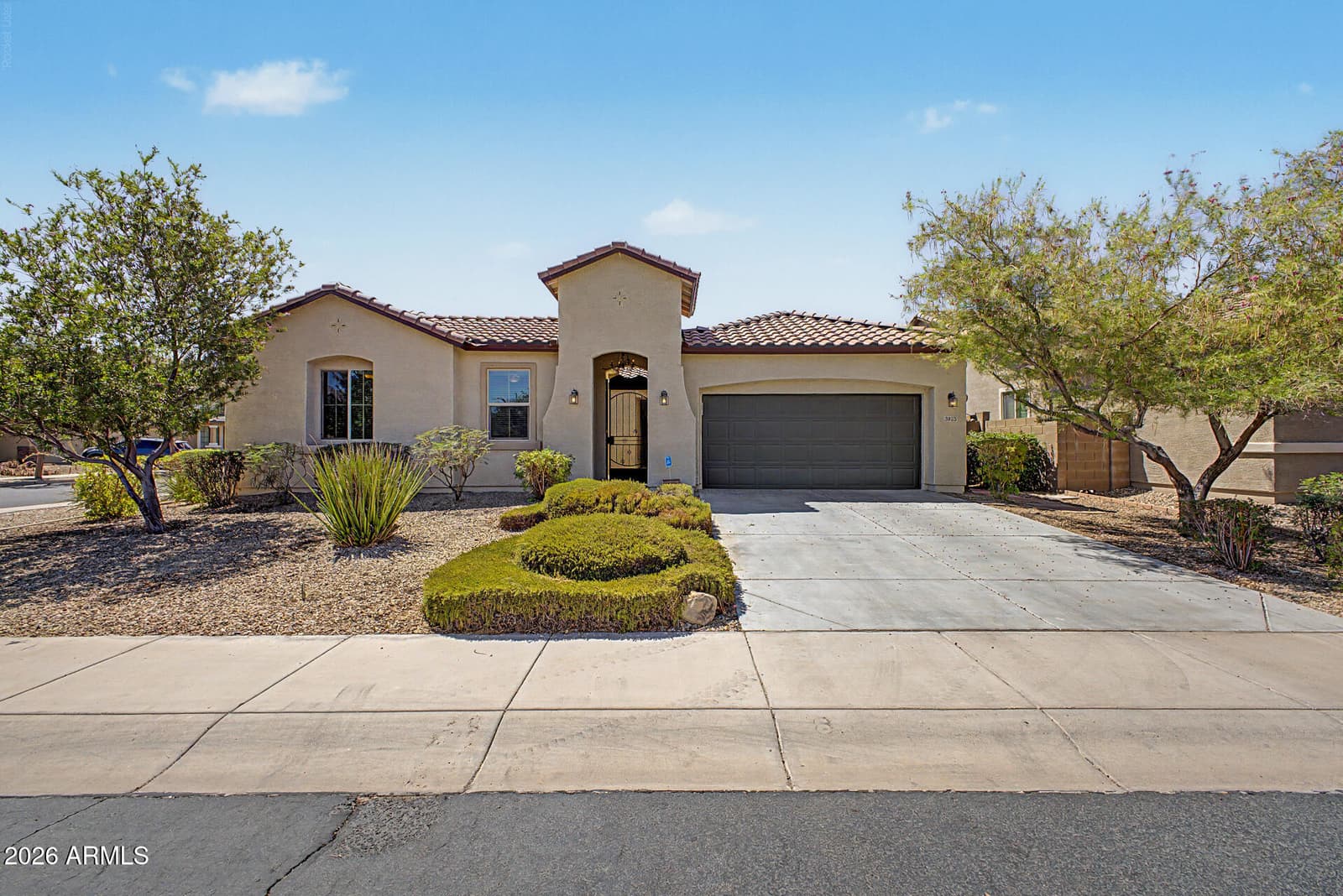 3025 W T Ryan Lane, Phoenix, AZ 85041 — photo 1 of 30