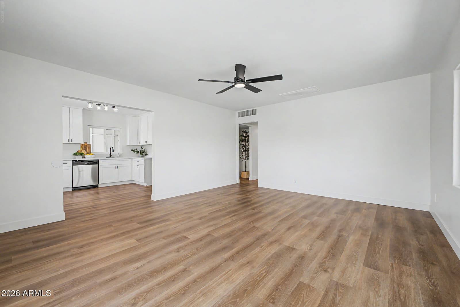 636 W Rio Salado Parkway, Mesa, AZ 85201 — photo 4 of 26