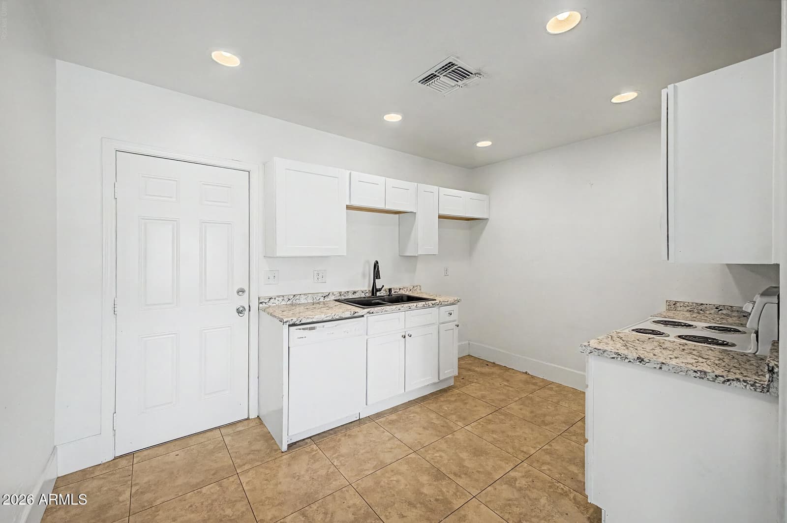 811 E Edison Avenue, Buckeye, AZ 85326 — photo 10 of 25