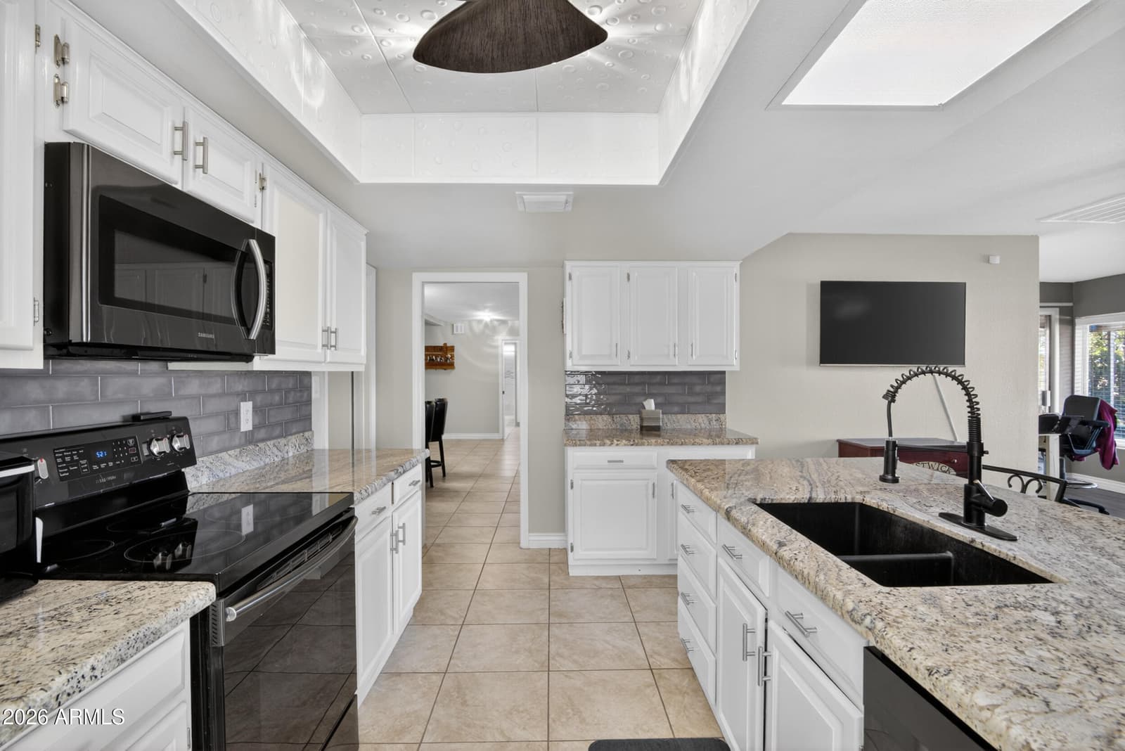 11215 S Tomah Street, Phoenix, AZ 85044 — photo 7 of 48