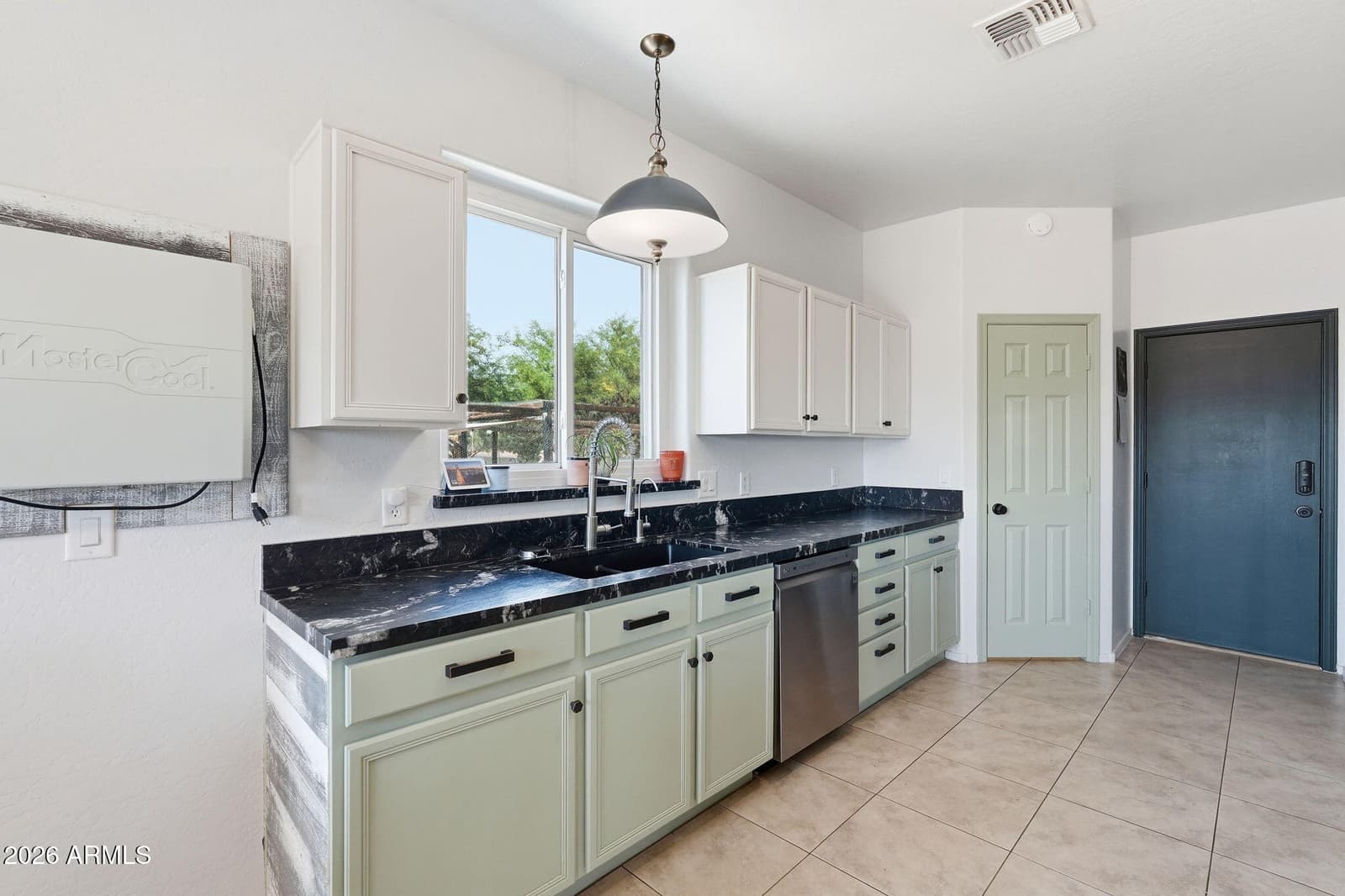 236 N Thunderbird Drive, Apache Junction, AZ 85120 — photo 9 of 37