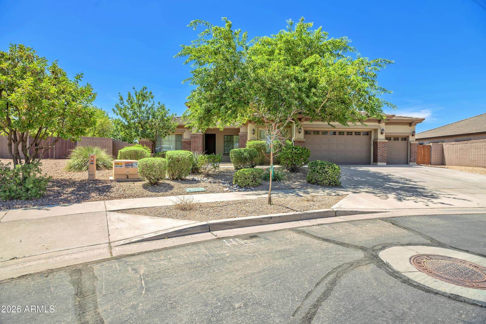 7333 N Kirsten Avenue, Glendale, AZ 85305 — photo 4 of 53
