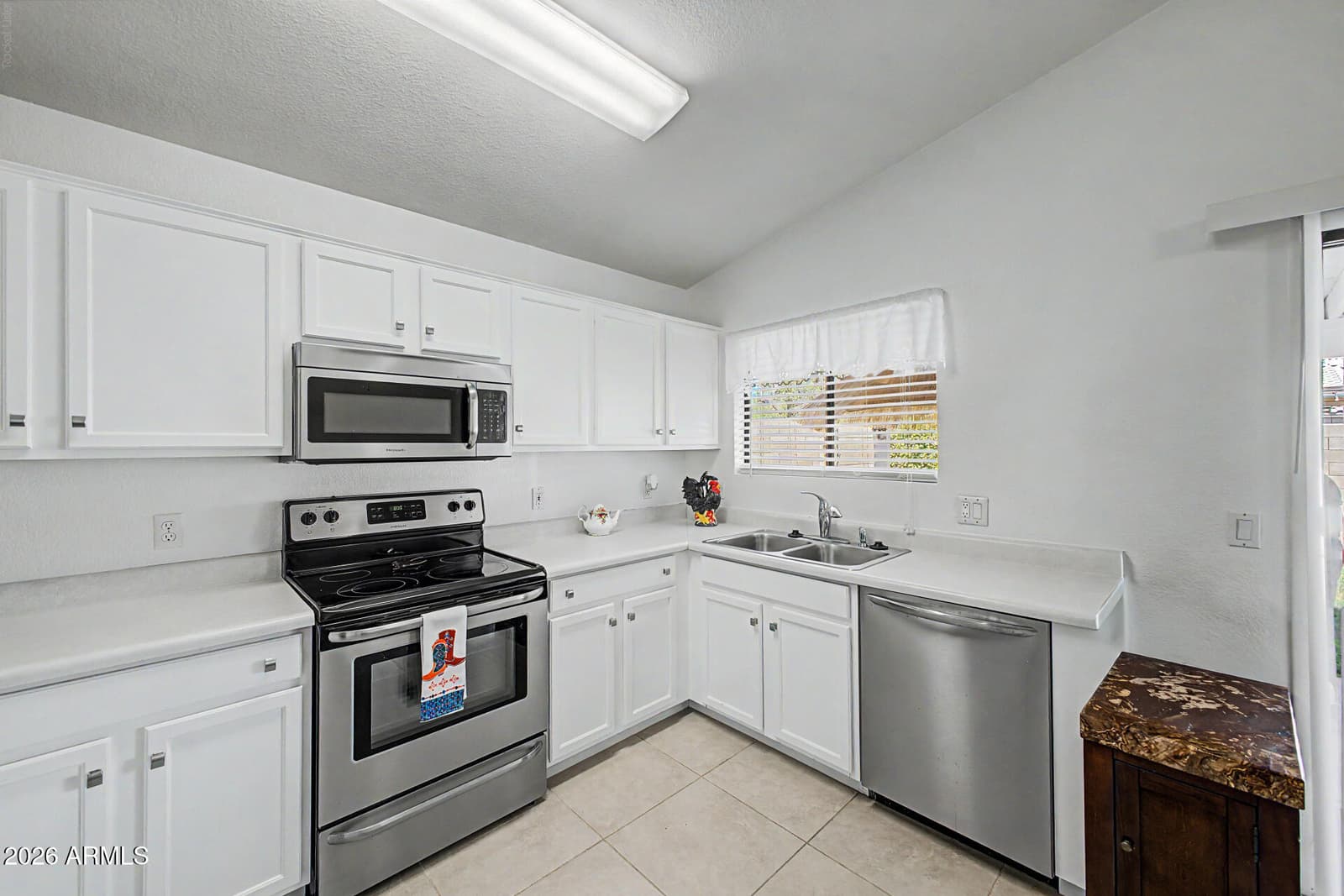 22407 N 20th Place, Phoenix, AZ 85024 — photo 11 of 27