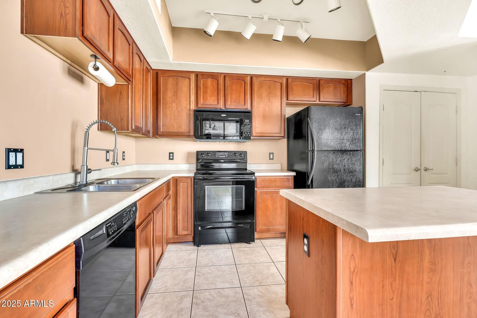 16825 N 14th Street 24, Phoenix, AZ 85022 — photo 22 of 41